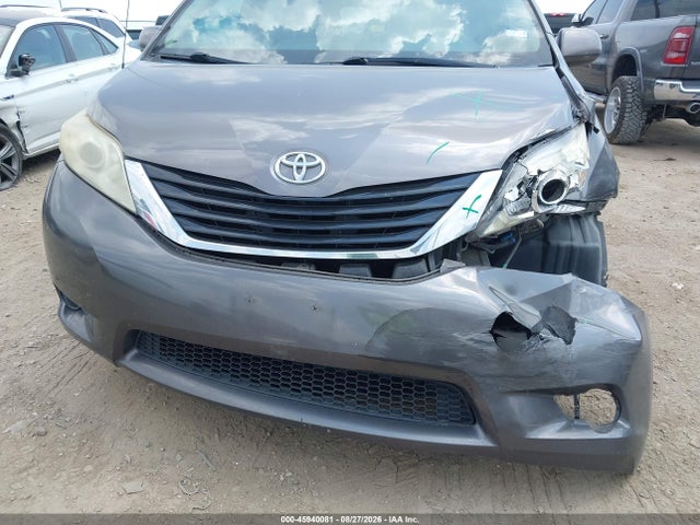 2013 Toyota Sienna Le V6 8 Passenger მანქანა იყიდება აუქციონზე, vin: 5TDKK3DC1DS328751, აუქციონის ნომერი: 45940081