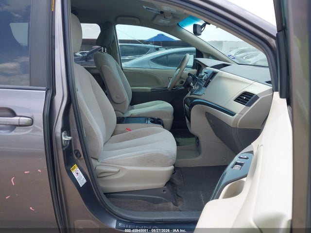 2013 Toyota Sienna Le V6 8 Passenger მანქანა იყიდება აუქციონზე, vin: 5TDKK3DC1DS328751, აუქციონის ნომერი: 45940081