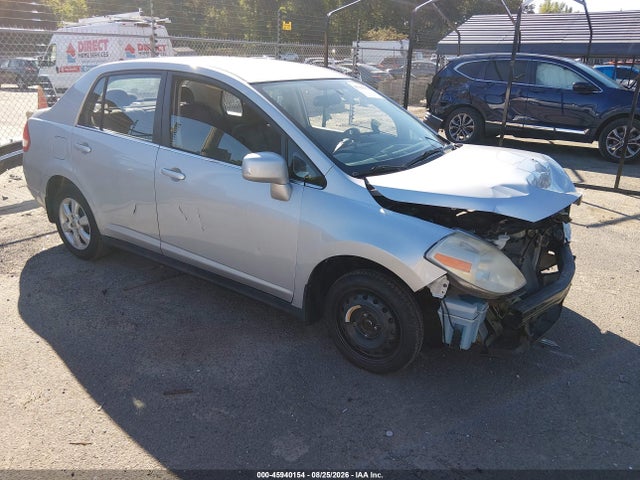2007 Nissan Versa 1.8sl მანქანა იყიდება აუქციონზე, vin: 3N1BC11E27L446022, აუქციონის ნომერი: 45940154