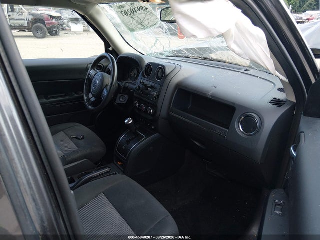 45940207 :رقم المزاد ، 1C4NJRFB8GD523124 vin ، 2016 Jeep Patriot Latitude مزاد بيع