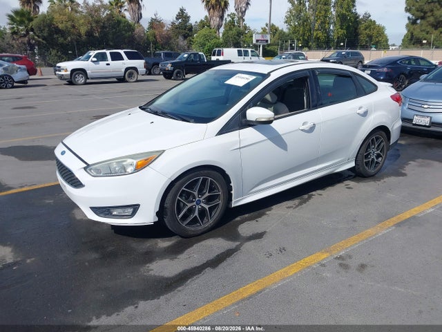 Ford FOCUS SE 2015 1FADP3F20FL279695 Image 2