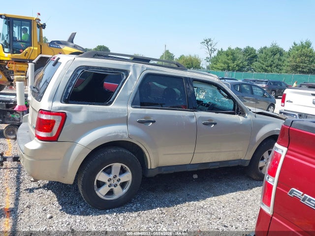 45940333 :رقم المزاد ، 1FMCU0DG8BKC42157 vin ، 2011 Ford Escape Xlt مزاد بيع