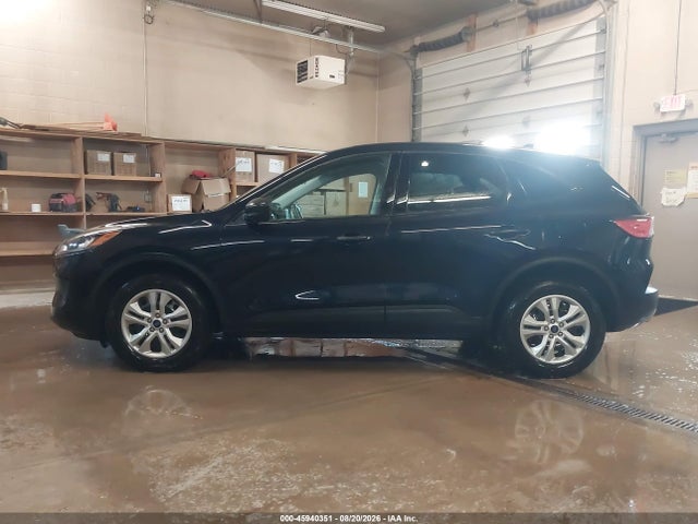 Продажа на аукционе авто 2021 Ford Escape S, vin: 1FMCU9F63MUA61998, номер лота: 45940351
