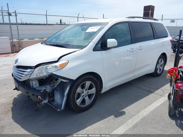 Toyota Sienna Le 8 Passenger 2016 5TDKK3DC9GS712362 Image 2