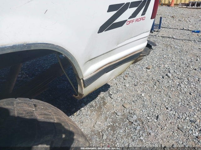 1996 Gmc Sierra K1500 მანქანა იყიდება აუქციონზე, vin: 1GDEK19R1TE533467, აუქციონის ნომერი: 45940408
