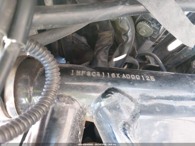 45940565 :رقم المزاد ، 1HFSC4116XA000125 vin ، 1999 Honda Gl1500 Cf مزاد بيع