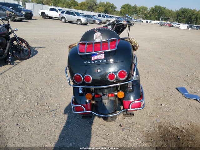 45940565 :رقم المزاد ، 1HFSC4116XA000125 vin ، 1999 Honda Gl1500 Cf مزاد بيع