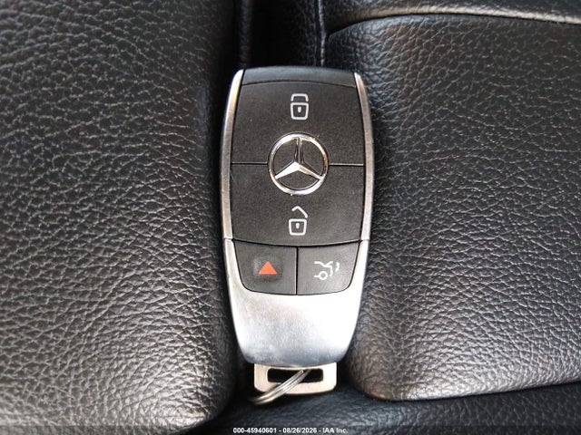Продажа на аукционе авто 2020 Mercedes-benz Glb 250 4matic, vin: WDC4M4HBXLW009366, номер лота: 45940601
