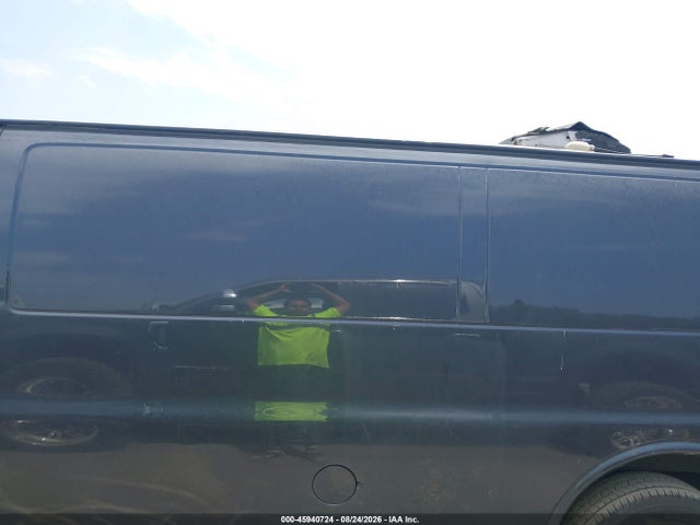 Aukcja sprzedaży 2017 Chevrolet Express 2500 Work Van, vin: 1GCWGBFF3H1345946, numer aukcji: 45940724