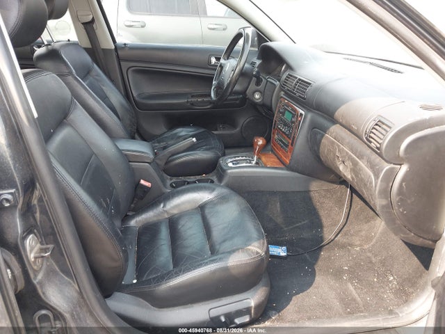 2003 Volkswagen Passat Glx მანქანა იყიდება აუქციონზე, vin: WVWYH63B53E142928, აუქციონის ნომერი: 45940768