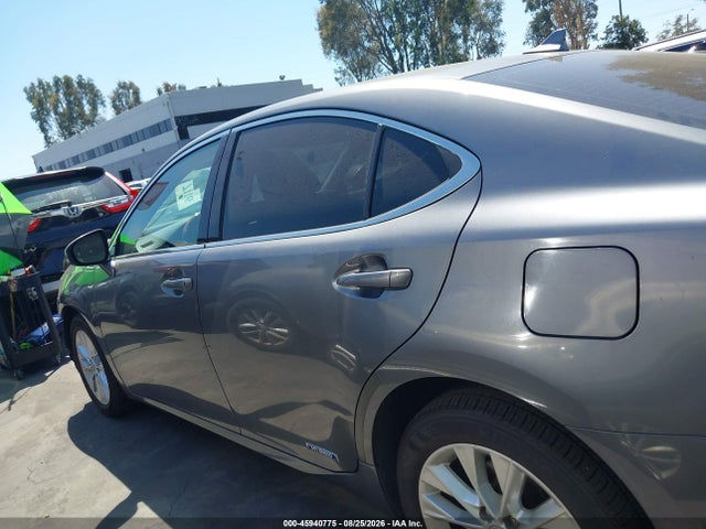45940775 :رقم المزاد ، JTHBW1GG7D2004667 vin ، 2013 Lexus Es 300h مزاد بيع