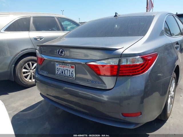 45940775 :رقم المزاد ، JTHBW1GG7D2004667 vin ، 2013 Lexus Es 300h مزاد بيع