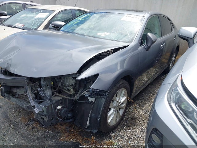 45940775 :رقم المزاد ، JTHBW1GG7D2004667 vin ، 2013 Lexus Es 300h مزاد بيع