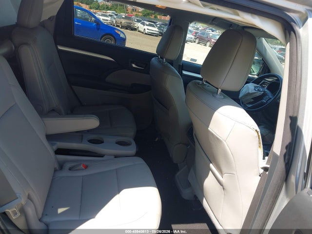 Toyota Highlander Xle 2018 5TDJZRFH6JS819394 Image 8