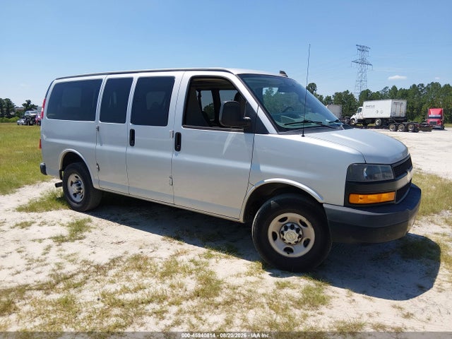 45940814 :رقم المزاد ، 1GAWGEFP7L1253248 vin ، 2020 Chevrolet Express Passenger Rwd 2500 Regular Wheelbase Ls مزاد بيع