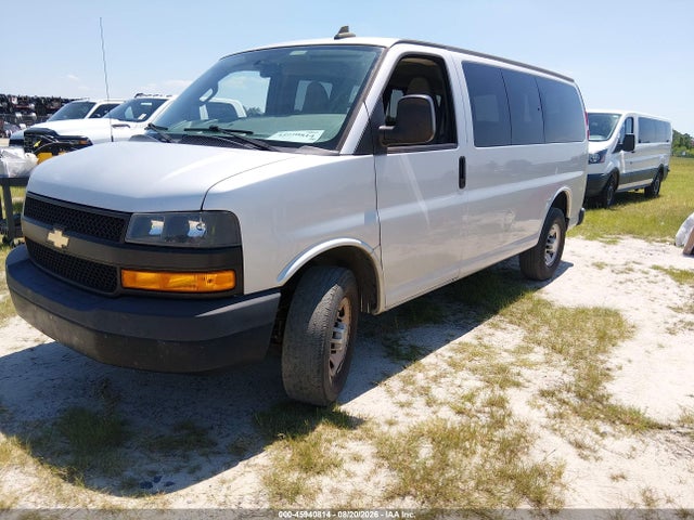 45940814 :رقم المزاد ، 1GAWGEFP7L1253248 vin ، 2020 Chevrolet Express Passenger Rwd 2500 Regular Wheelbase Ls مزاد بيع