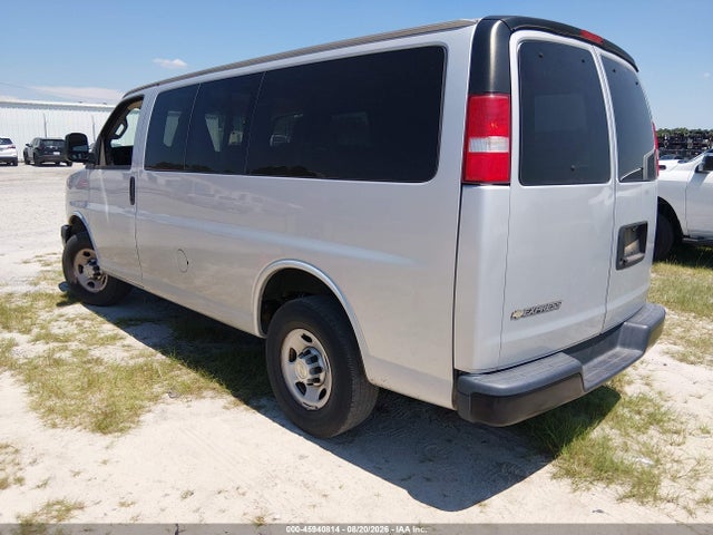 45940814 :رقم المزاد ، 1GAWGEFP7L1253248 vin ، 2020 Chevrolet Express Passenger Rwd 2500 Regular Wheelbase Ls مزاد بيع