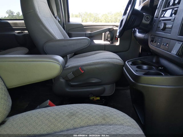 45940814 :رقم المزاد ، 1GAWGEFP7L1253248 vin ، 2020 Chevrolet Express Passenger Rwd 2500 Regular Wheelbase Ls مزاد بيع
