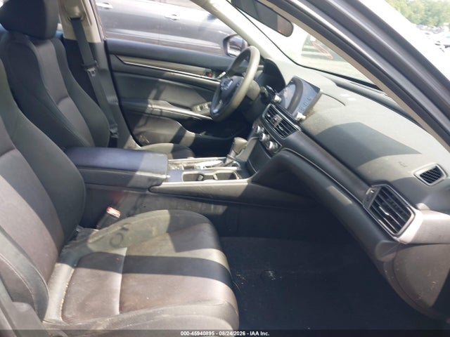 45940895 :رقم المزاد ، 1HGCV1F17JA022790 vin ، 2018 Honda Accord Lx مزاد بيع