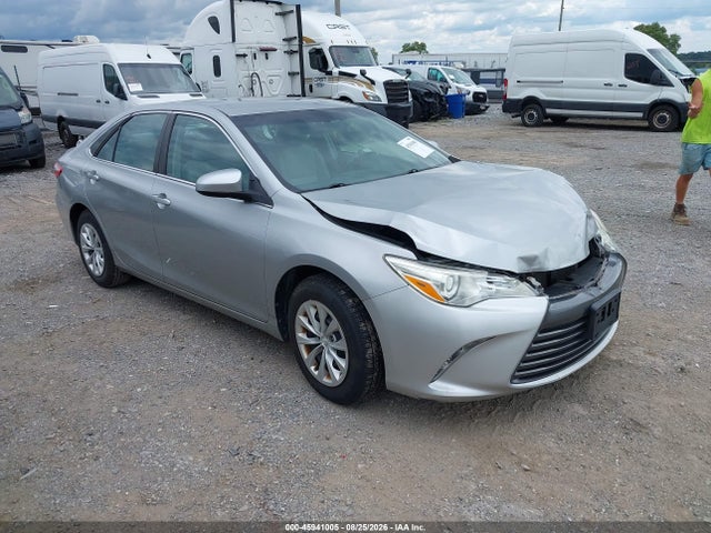 45941005 :رقم المزاد ، 4T4BF1FK1GR525577 vin ، 2016 Toyota Camry Le مزاد بيع