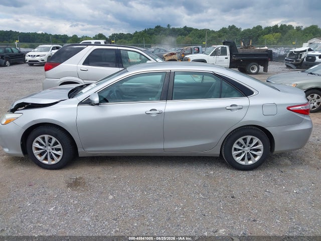 45941005 :رقم المزاد ، 4T4BF1FK1GR525577 vin ، 2016 Toyota Camry Le مزاد بيع