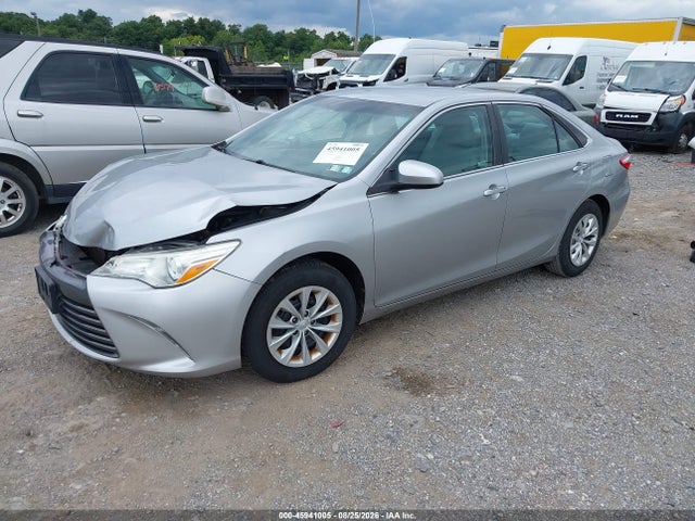 45941005 :رقم المزاد ، 4T4BF1FK1GR525577 vin ، 2016 Toyota Camry Le مزاد بيع