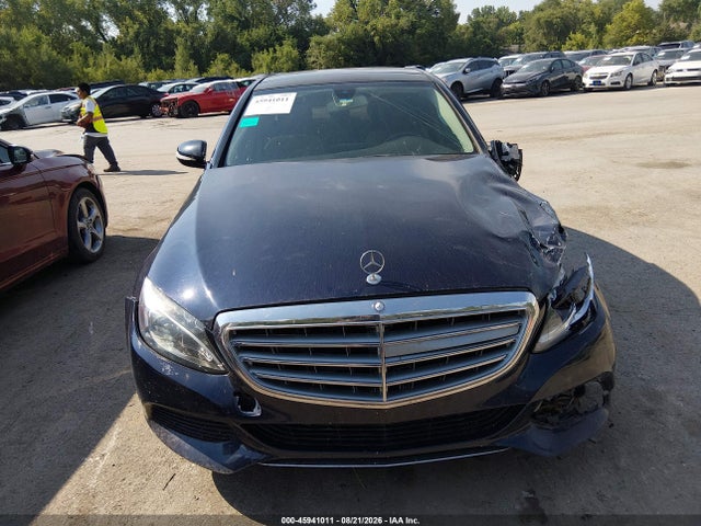 45941011 :رقم المزاد ، 55SWF4KB8FU006281 vin ، 2015 Mercedes-benz C 300 Luxury 4matic مزاد بيع