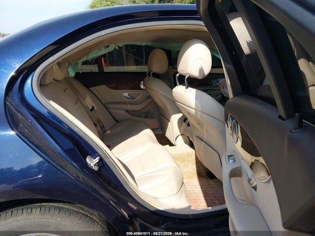 45941011 :رقم المزاد ، 55SWF4KB8FU006281 vin ، 2015 Mercedes-benz C 300 Luxury 4matic مزاد بيع