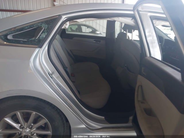 5NPE24AF4KH800834 Hyundai SONATA SE