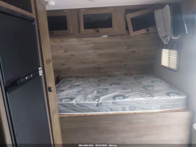 Coleman Other 2018 4YDT16211JM938857 Image 5
