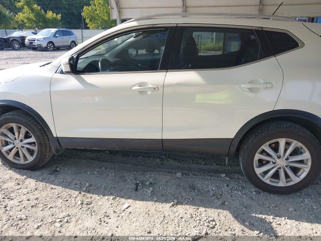 45941074 :رقم المزاد ، JN1BJ1CP3HW021991 vin ، 2017 Nissan Rogue Sport Sv مزاد بيع