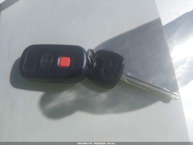 Продажа на аукционе авто 2005 Toyota Camry Le, vin: 4T1BE32K25U957543, номер лота: 45941179