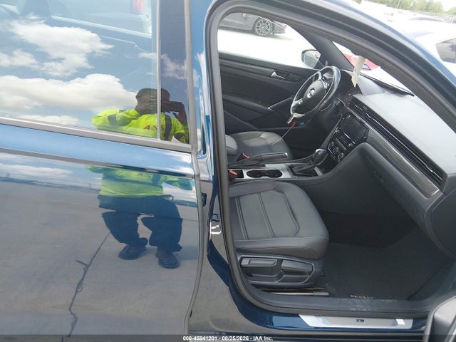 Aukcja sprzedaży 2022 Volkswagen Passat 2.0t R-line, vin: 1VWMA7A34NC006371, numer aukcji: 45941201