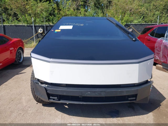 45941220 :رقم المزاد ، 7G2CEHED1RA035678 vin ، 2024 Tesla Cybertruck All-wheel Drive مزاد بيع