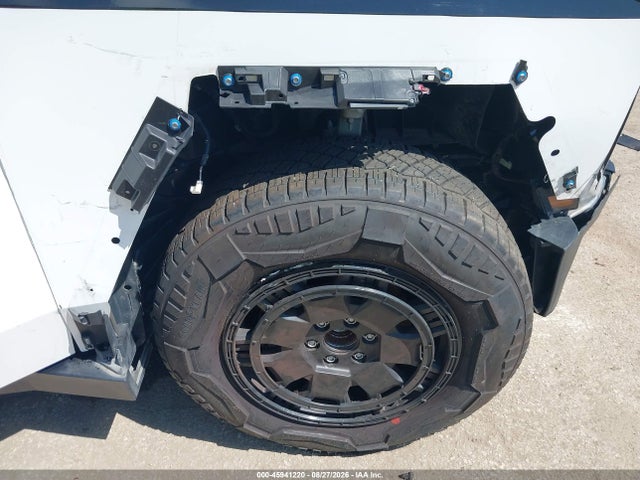 45941220 :رقم المزاد ، 7G2CEHED1RA035678 vin ، 2024 Tesla Cybertruck All-wheel Drive مزاد بيع