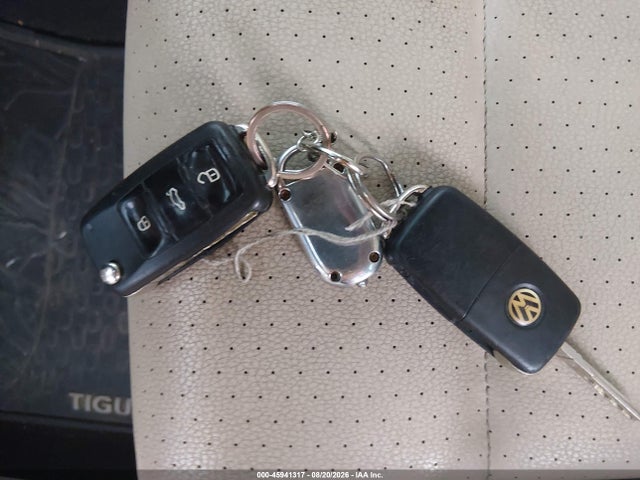 45941317 :رقم المزاد ، WVGAV7AX3CW568640 vin ، 2012 Volkswagen Tiguan Le مزاد بيع