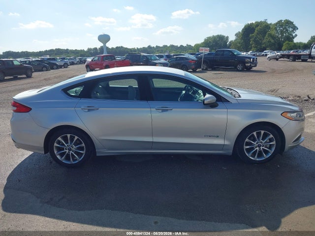 2017 Ford Fusion Hybrid S მანქანა იყიდება აუქციონზე, vin: 3FA6P0UU9HR360789, აუქციონის ნომერი: 45941324