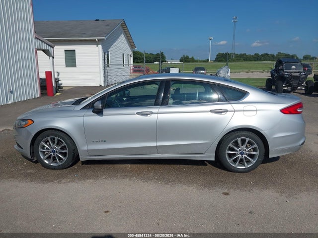 2017 Ford Fusion Hybrid S მანქანა იყიდება აუქციონზე, vin: 3FA6P0UU9HR360789, აუქციონის ნომერი: 45941324