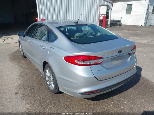 2017 Ford Fusion Hybrid S მანქანა იყიდება აუქციონზე, vin: 3FA6P0UU9HR360789, აუქციონის ნომერი: 45941324