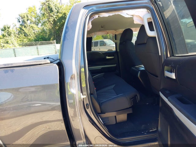 Продаж на аукціоні авто 2019 Toyota Tundra Sr5 5.7l V8, vin: 5TFUY5F10KX827174, номер лоту: 45941362