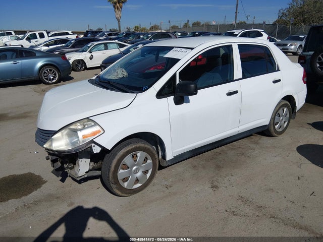 45941472 :رقم المزاد ، 3N1CC1AP6BL421476 vin ، 2011 Nissan Versa 1.6 مزاد بيع