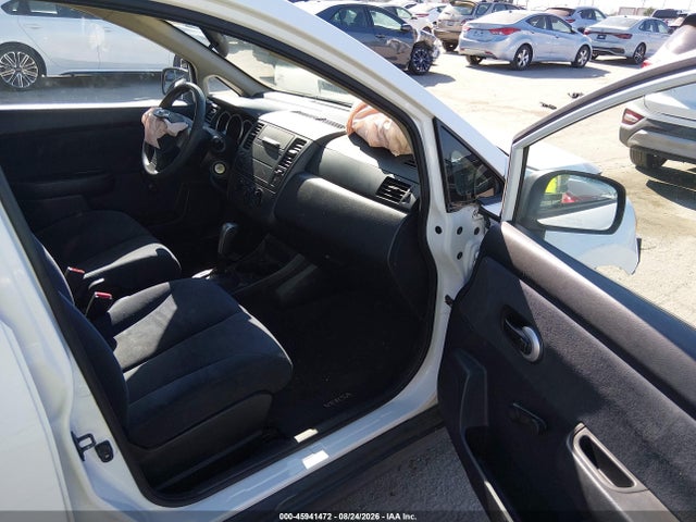 45941472 :رقم المزاد ، 3N1CC1AP6BL421476 vin ، 2011 Nissan Versa 1.6 مزاد بيع