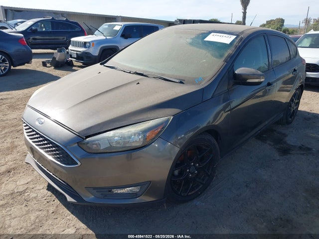 Ford FOCUS SE 2015 1FADP3K26FL324418 Image 2