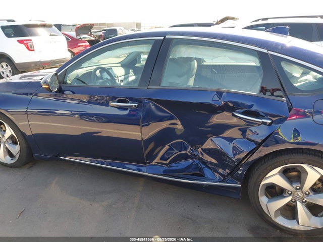 Honda Accord Touring 2018 1HGCV1F94JA016418 Image 14