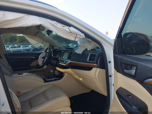 Продажа на аукционе авто 2017 Toyota Highlander Limited, vin: 5TDYZRFH1HS211789, номер лота: 45941611