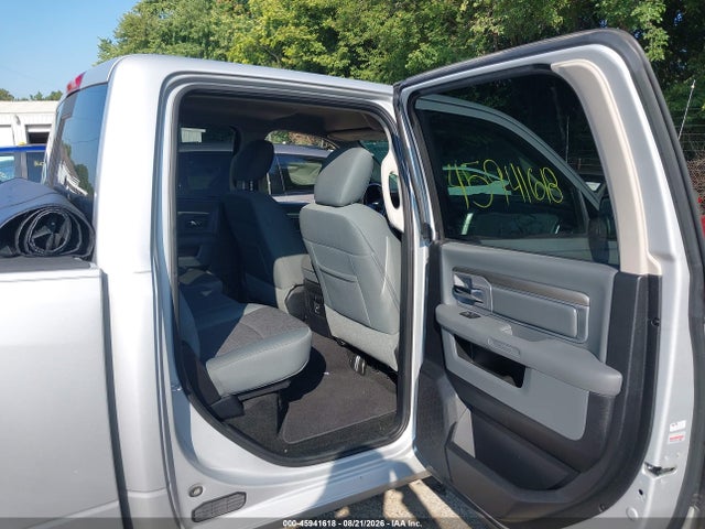 45941618 :رقم المزاد ، 1C6RR7LG7FS672057 vin ، 2015 Ram 1500 Big Horn مزاد بيع