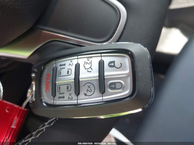 45941636 :رقم المزاد ، 2C4RC1BG2VR575826 vin ، 2027 Chrysler Pacifica مزاد بيع