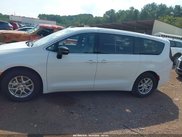 45941636 :رقم المزاد ، 2C4RC1BG2VR575826 vin ، 2027 Chrysler Pacifica مزاد بيع