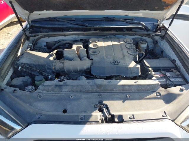 Toyota 4RUNNER SR5 2019 JTEZU5JR9K5205677 Image 10