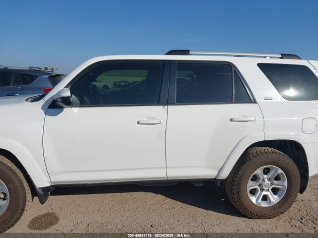 Toyota 4RUNNER SR5 2019 JTEZU5JR9K5205677 Image 14